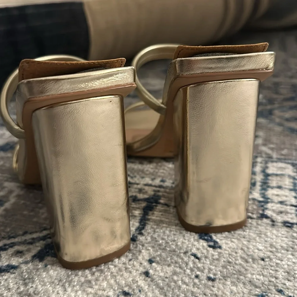 Steve Madden gold block heel shoes size 6 - Picture 3 of 5